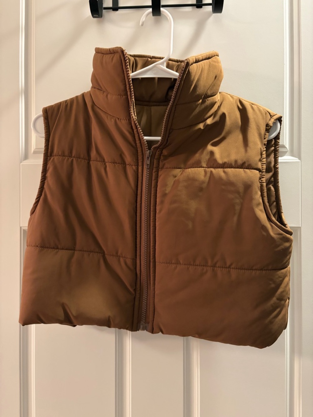 Women’s cropped Puffer Vest - Brown